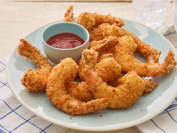 TAIL OF BREADED GARLIC SHRIMPS