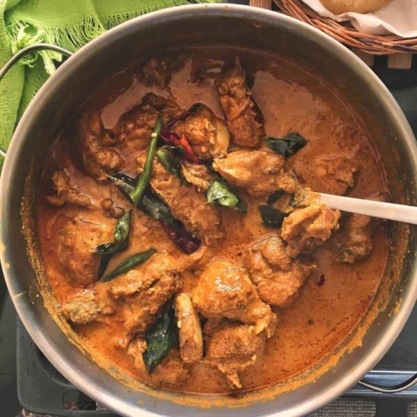 CHICKEN VARUTHARACHATHU